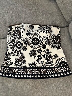 White House Black Market Women's Black and White Floral Strapless Bustier Top